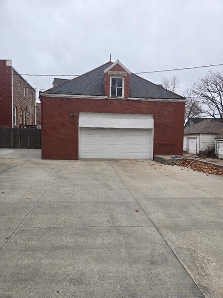 3825 S 25th St, Omaha, NE à vendre - Photo du bâtiment - Image 3 de 10