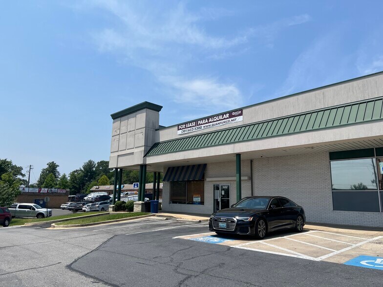 10452 Baltimore Ave, Beltsville, MD à louer - Photo du bâtiment - Image 2 de 3