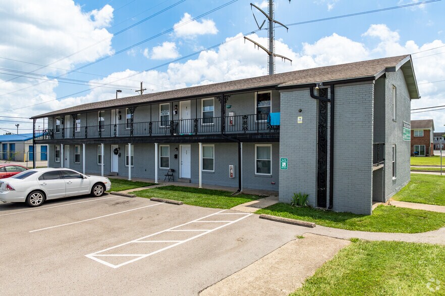 1630-1634 Greentree Blvd, Clarksville, IN à vendre - Photo du bâtiment - Image 3 de 17