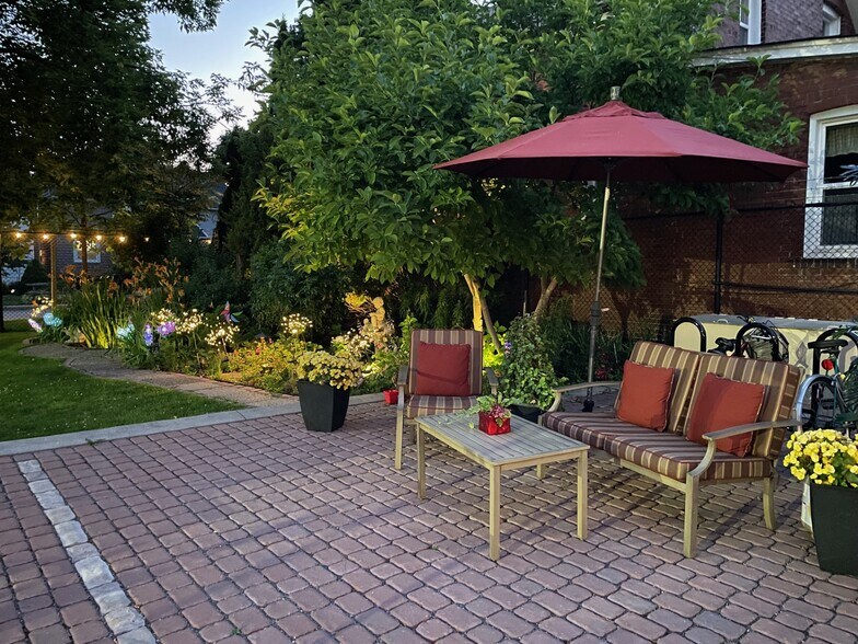 80 Birmingham St, Toronto, ON à louer - Photo du bâtiment - Image 2 de 12