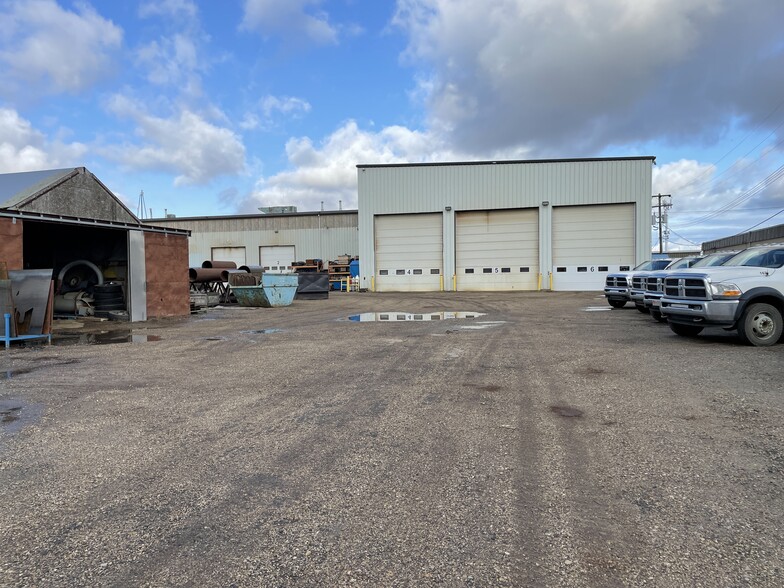 10843 97 Av, Grande Prairie, AB à louer - Photo du bâtiment - Image 2 de 2