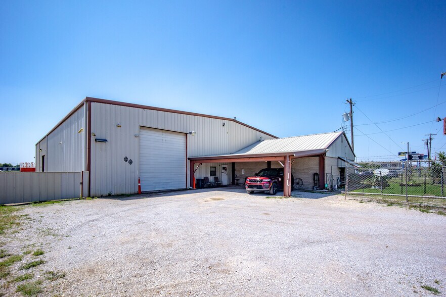 6209 S Shields Blvd, Oklahoma City, OK à vendre - Photo du bâtiment - Image 3 de 35