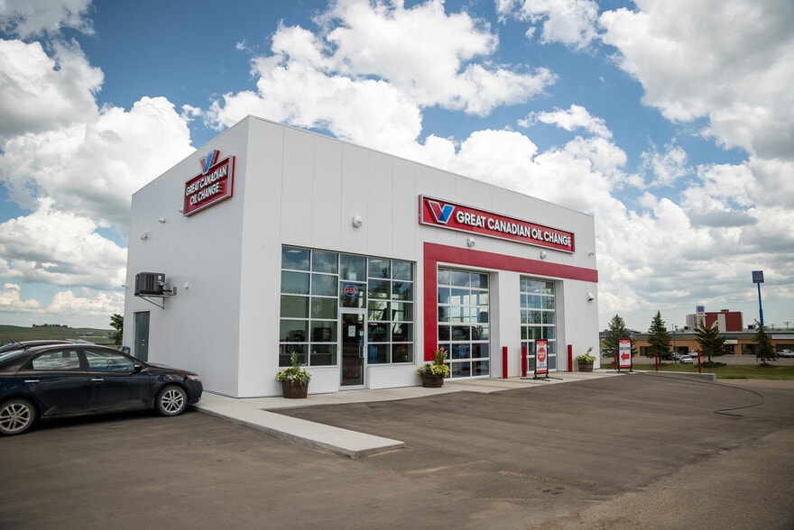 1150 Central Ave N, Swift Current, SK à louer - Photo du bâtiment - Image 3 de 6