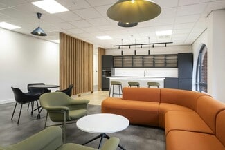 More details for 3 Warwick Pl, Uxbridge - Office for Lease