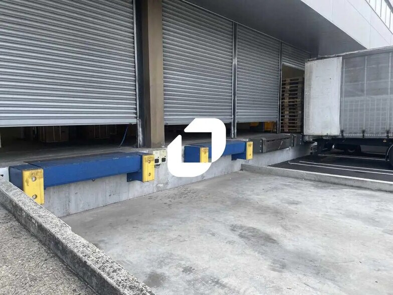 Bureau dans Bruges à louer - Photo du bâtiment - Image 2 de 8