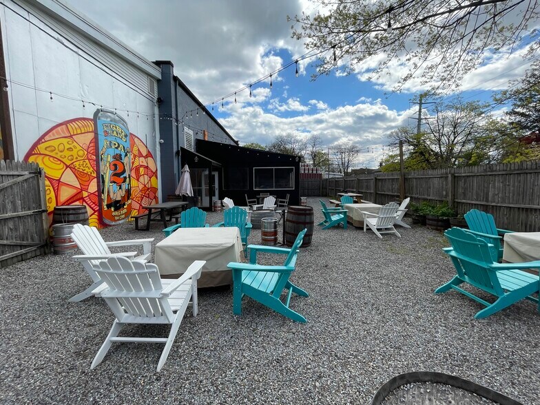 1003 N Evergreen Ave, Woodbury, NJ à vendre - Photo du bâtiment - Image 3 de 9