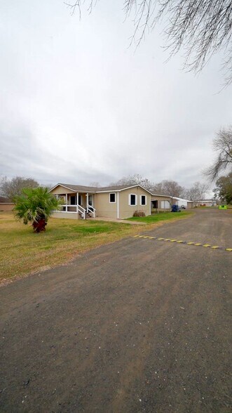 19645 Nordt Rd, Damon, TX à vendre - Vidéo sur l’inscription commerciale - Image 2 de 55