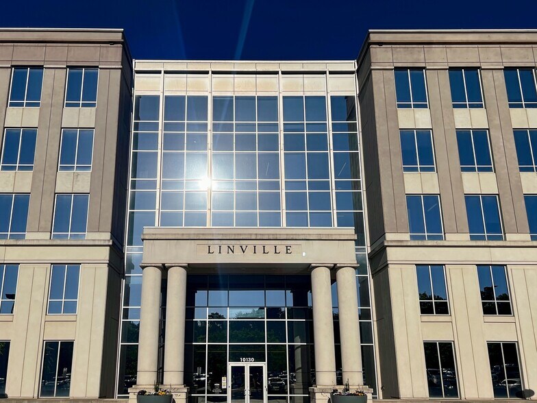 10130 Perimeter Pky, Charlotte, NC à louer - Photo du bâtiment - Image 1 de 18