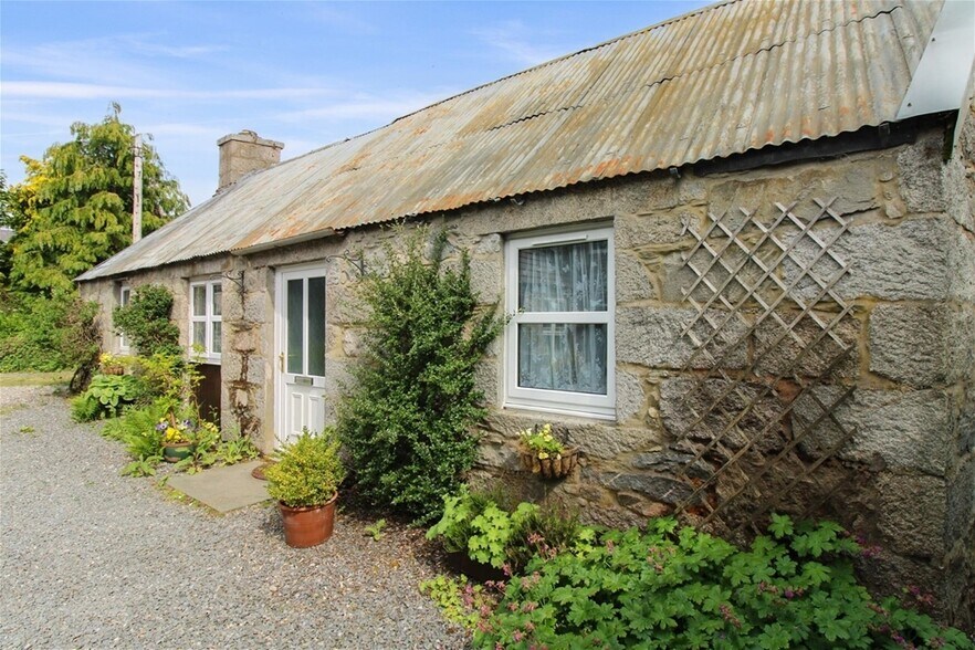 Willowbank Guest House and Willowbank Bothy, Grantown On Spey à vendre - Photo du bâtiment - Image 2 de 39