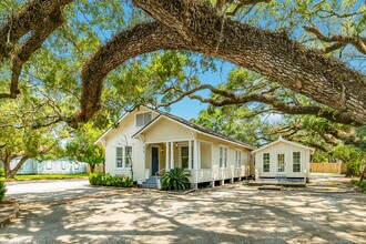 815 E Main St, League City, TX for lease Building Photo- Image 2 of 15