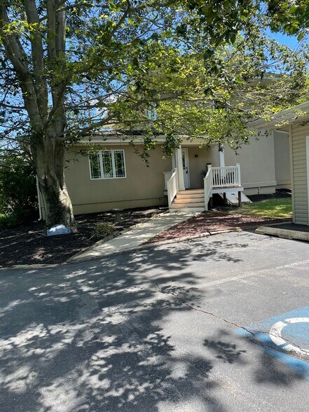 2409 Pennington Rd, Pennington, NJ à louer - Photo du bâtiment - Image 3 de 18