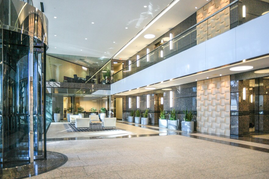 3030 Lyndon B Johnson Fwy, Dallas, TX à louer - Photo intérieure - Image 3 de 11