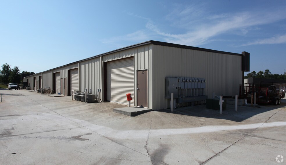 101-115 Pine Grove Rd, Locust Grove, GA à louer - Photo du bâtiment - Image 2 de 2