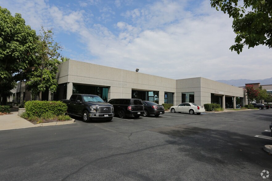 9480 Utica Ave, Rancho Cucamonga, CA à louer - Photo du bâtiment - Image 3 de 4