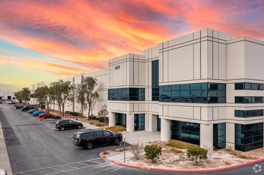 4850 Statz St, North Las Vegas, NV à louer - Photo du bâtiment - Image 1 de 7