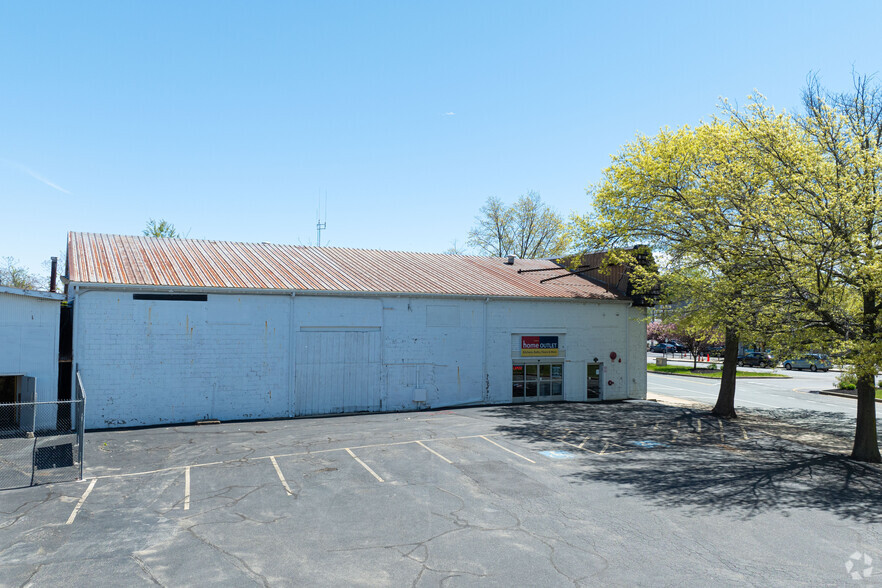 260 Eastern Ave, Malden, MA for sale - Building Photo - Image 1 of 4