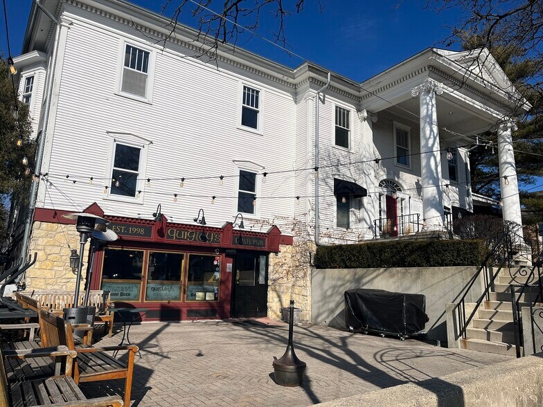 43 E Jefferson Ave, Naperville, IL à vendre - Photo du bâtiment - Image 2 de 8