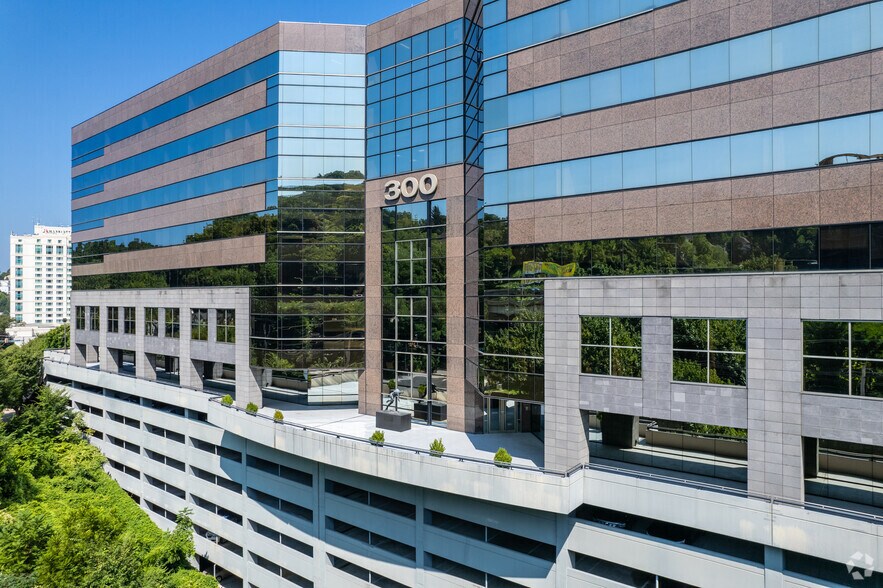 300 Conshohocken State Rd, Conshohocken, PA à louer - Photo du bâtiment - Image 3 de 20