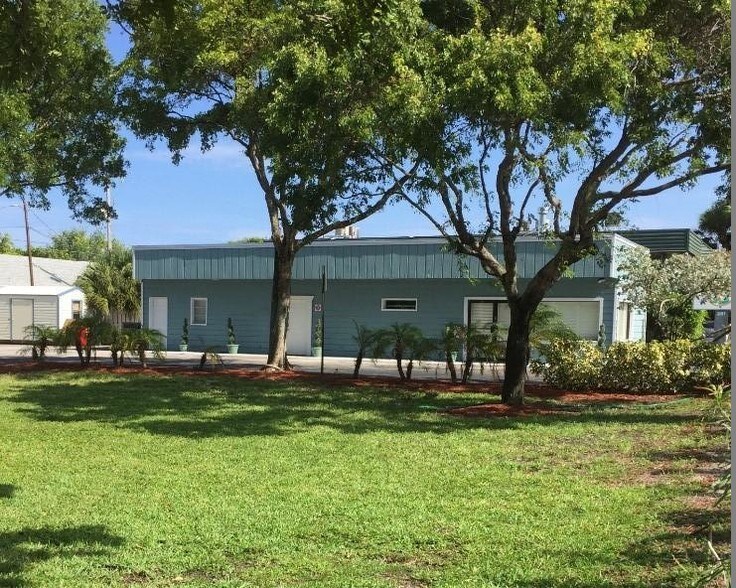 381 NE 5th Ave, Delray Beach, FL à vendre - Photo du bâtiment - Image 2 de 9