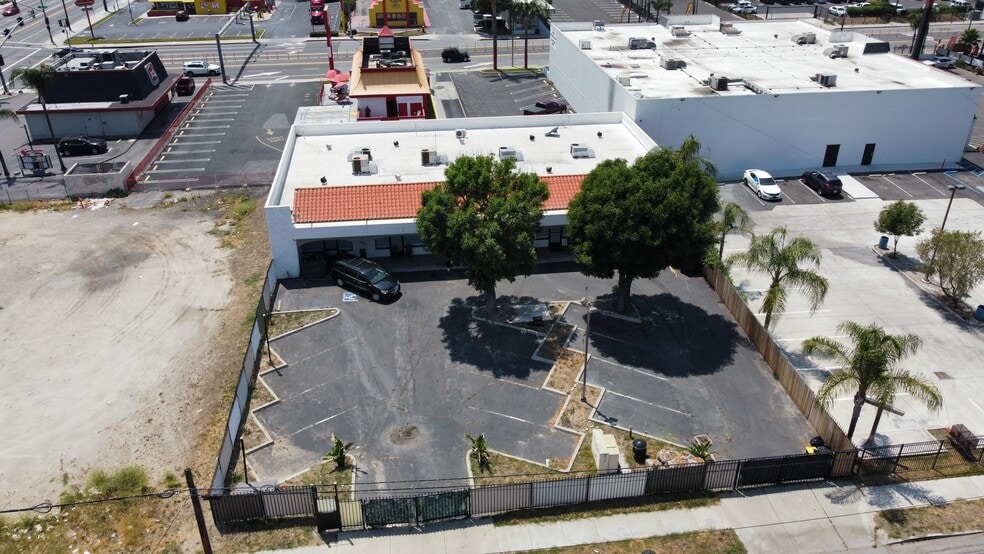 460 S Stoddard Ave, San Bernardino, CA for sale - Building Photo - Image 2 of 29