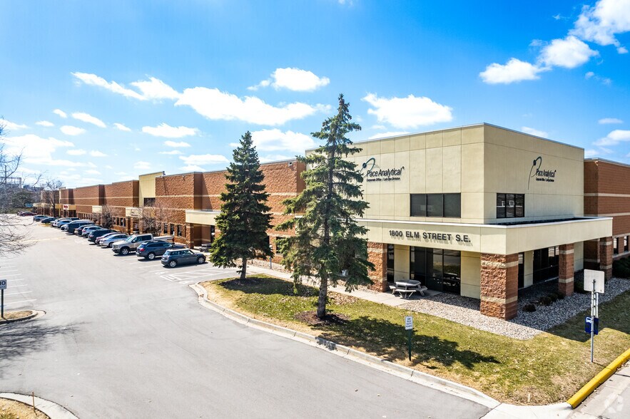 1800-1860 Elm St SE, Minneapolis, MN for lease - Building Photo - Image 1 of 6