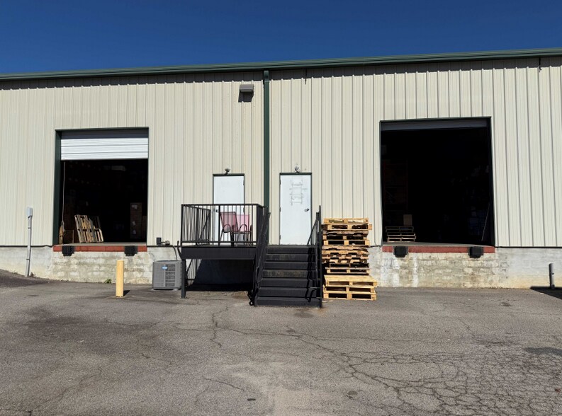 12101-12121 Wilfong Ct, Midlothian, VA à louer - Photo du bâtiment - Image 2 de 13