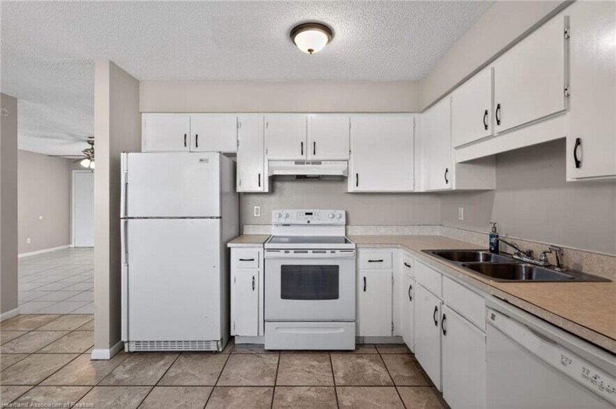 6213 Candler Ter, Sebring, FL for sale - Building Photo - Image 2 of 30