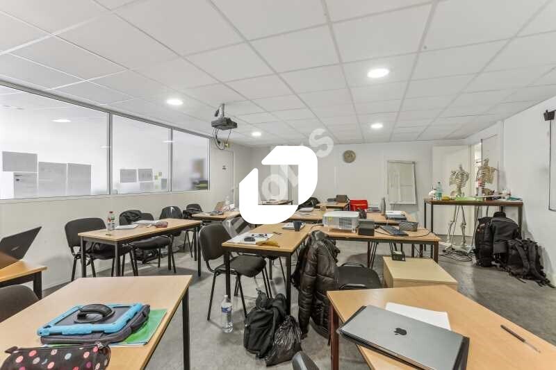 Office in Paris for sale - Interior Photo - Image 3 of 11
