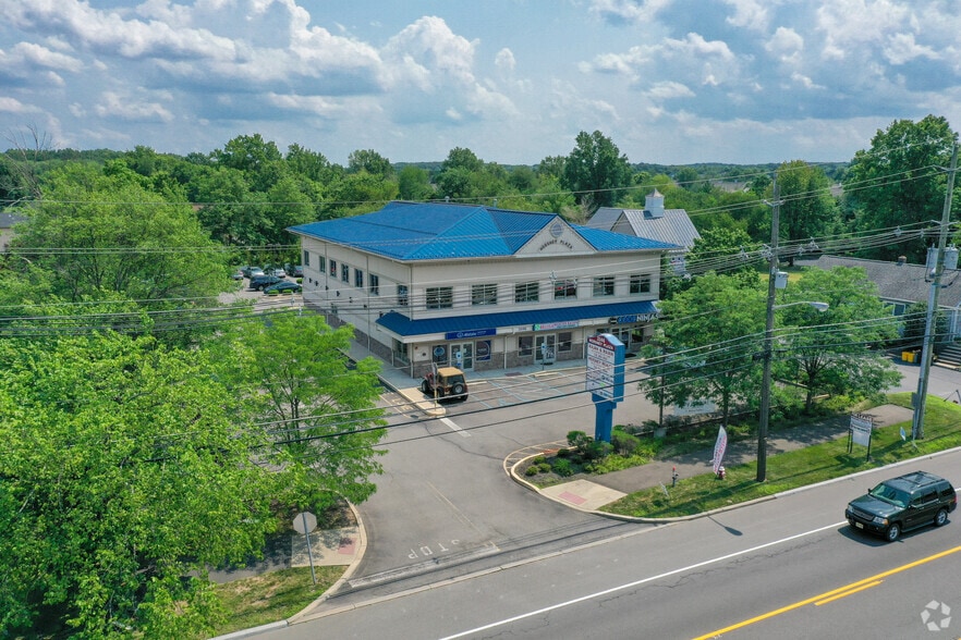 3146 Route 27, Kendall Park, NJ for lease - Building Photo - Image 1 of 4