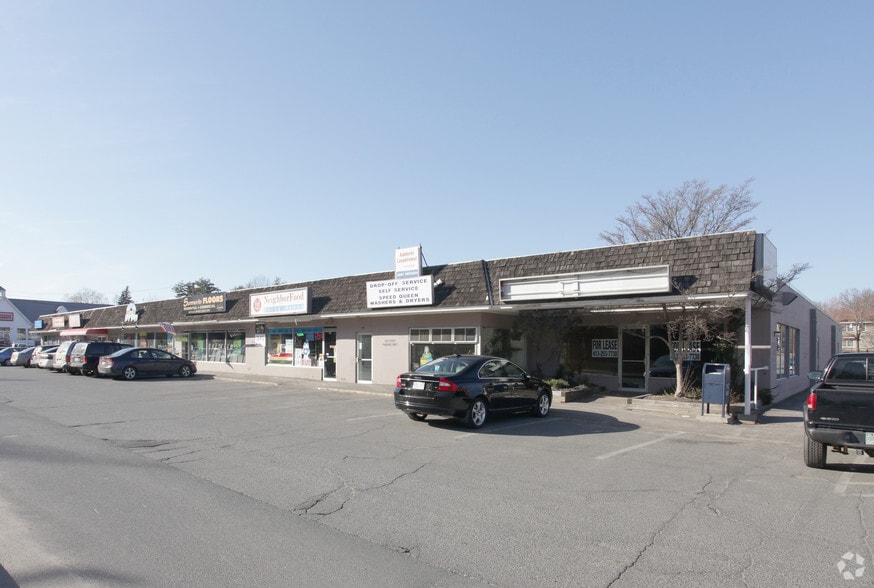 314-326 College St, Amherst, MA for lease - Building Photo - Image 2 of 3