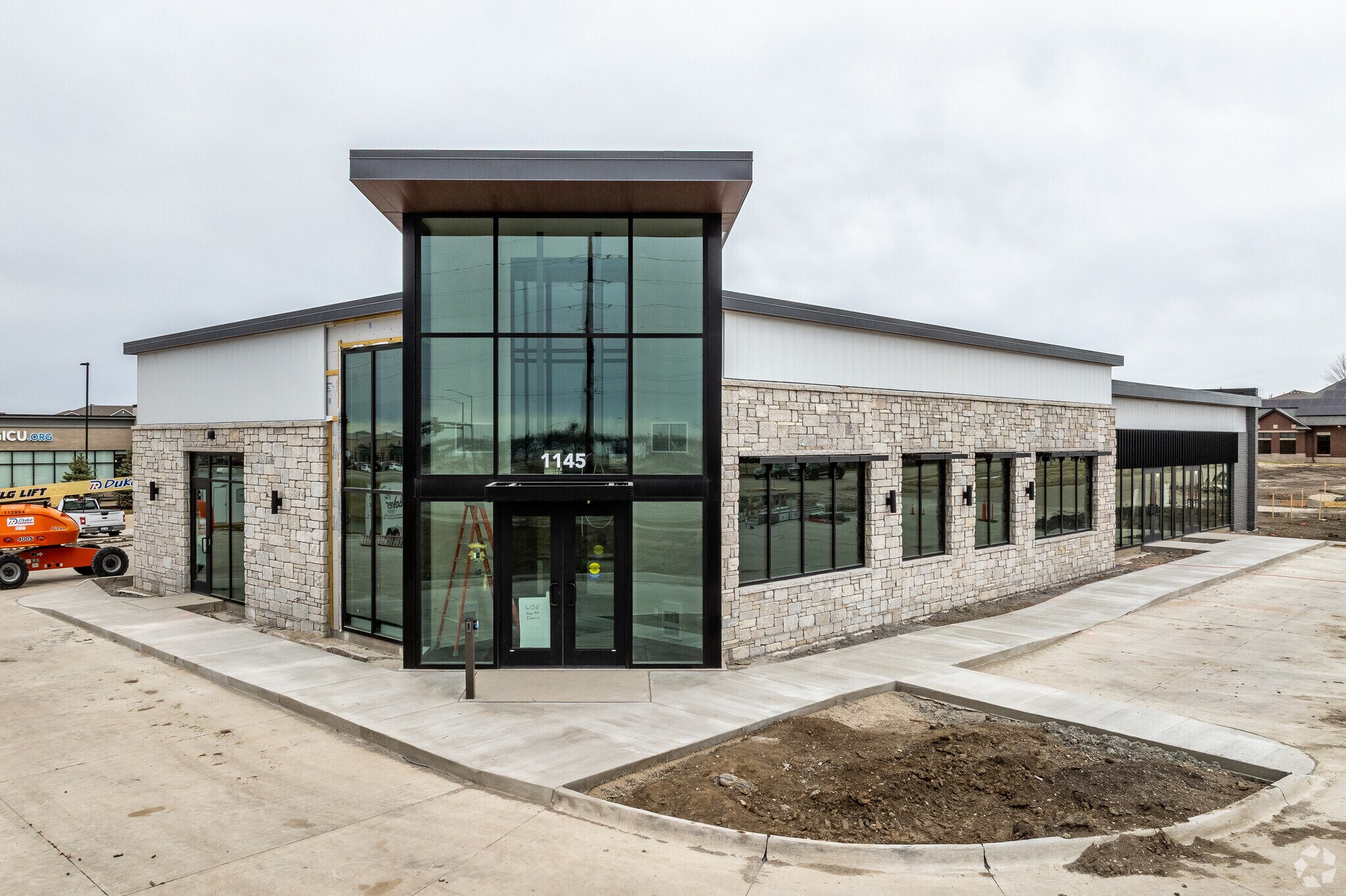 1145 University Ave, Waukee, IA à louer Photo principale- Image 1 de 6