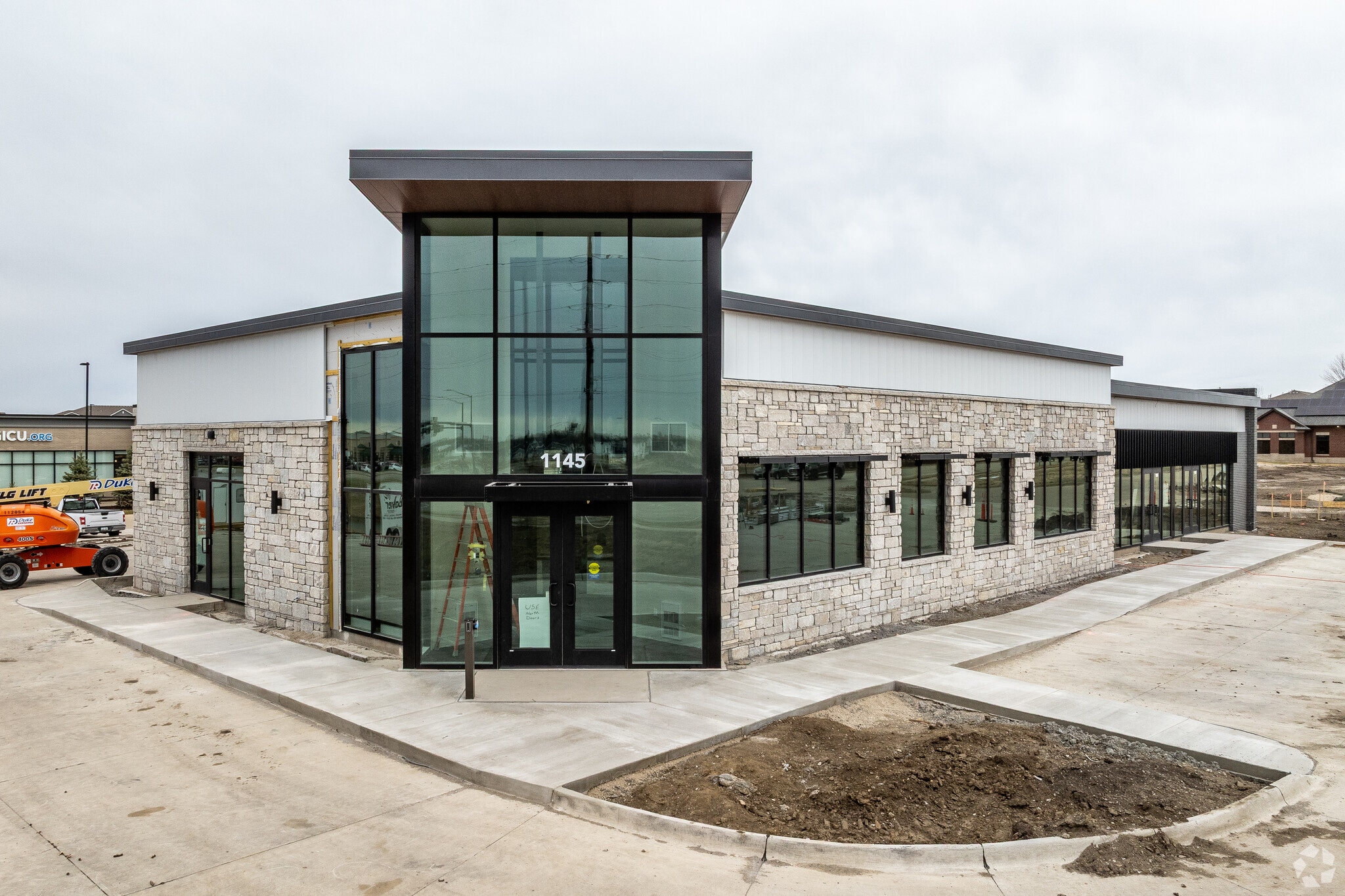 1145 University Ave, Waukee, IA for lease Primary Photo- Image 1 of 6