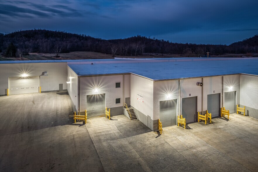 555 E Water St, Borden, IN à louer - Photo du bâtiment - Image 3 de 3