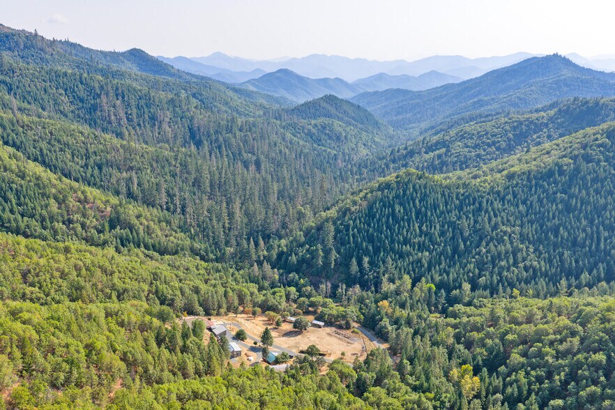 4220 Wards Creek Rd, Rogue River, OR à vendre - Photo principale - Image 1 de 83