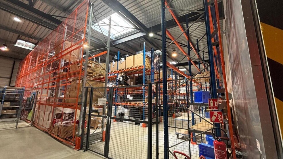 Flex dans Gennevilliers à louer - Photo du bâtiment - Image 3 de 15