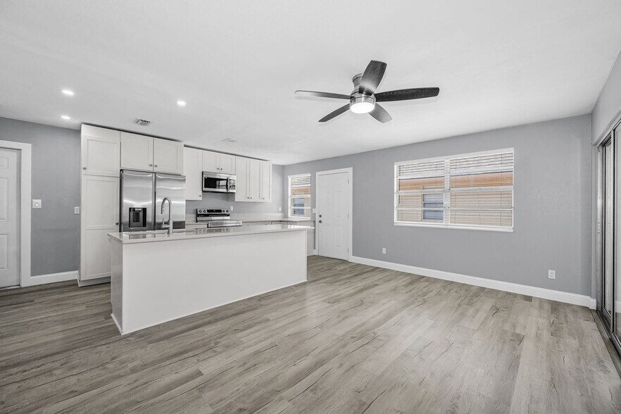1231 Illinois Ave, Palm Harbor, FL à vendre - Photo du bâtiment - Image 3 de 81