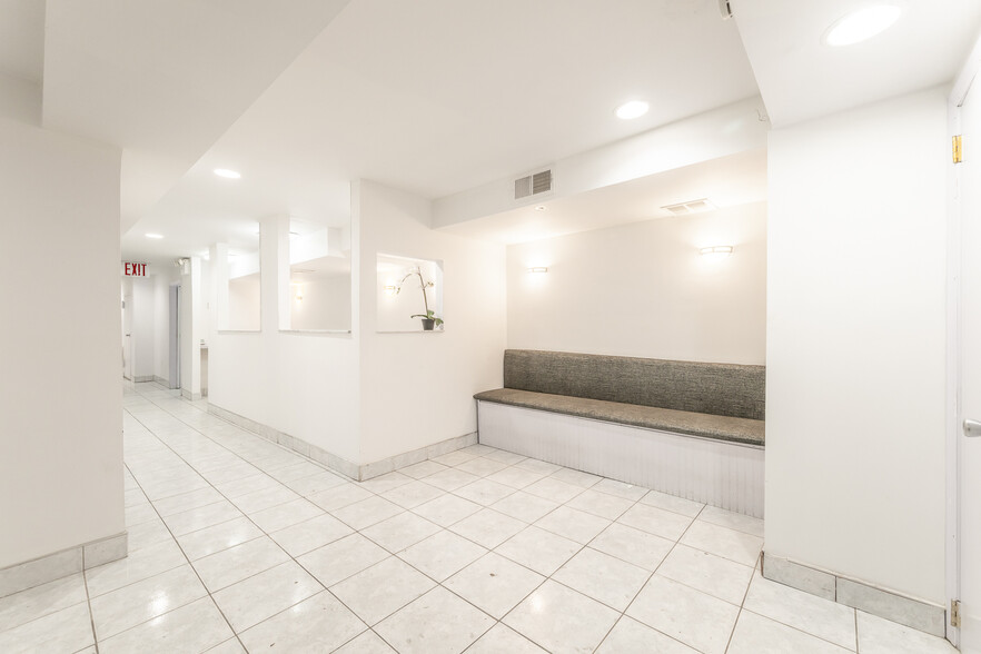 3255 83rd St, East Elmhurst, NY for lease - Interior Photo - Image 1 of 12