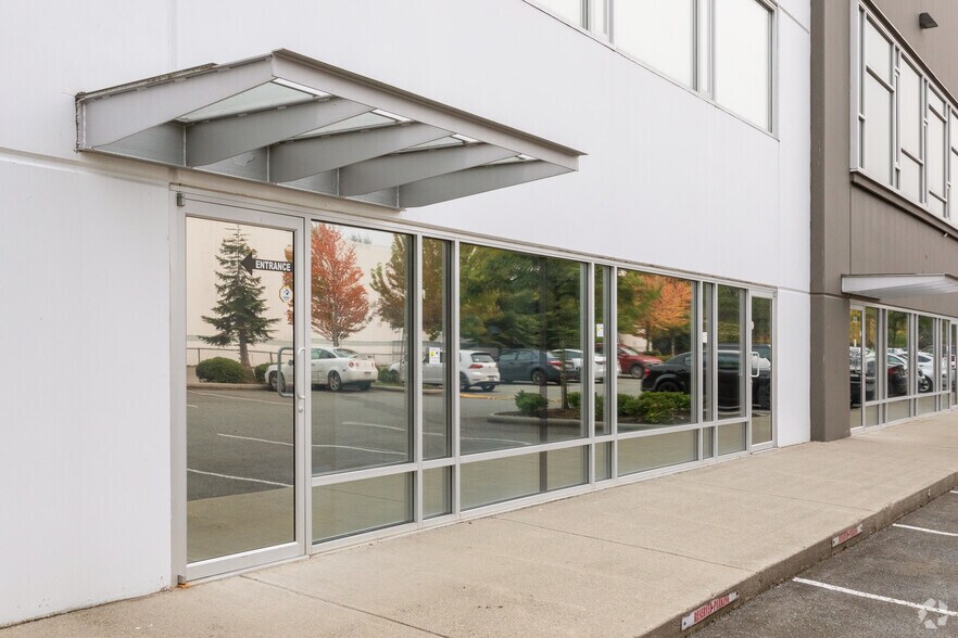 27353 58th Cres, Langley, BC à louer - Photo du bâtiment - Image 3 de 6