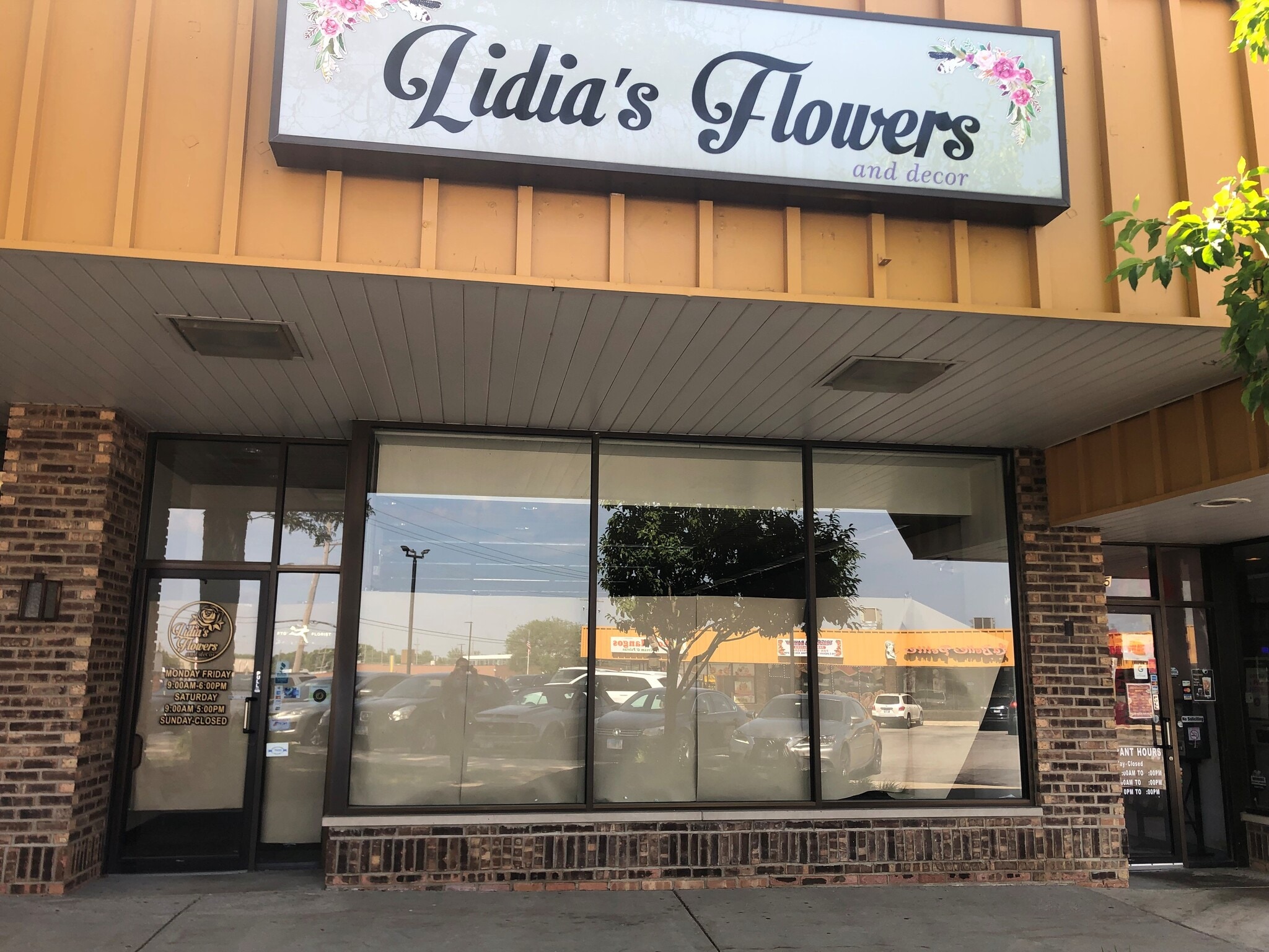 345 E Indian Trl, Aurora, IL for lease Primary Photo- Image 1 of 6