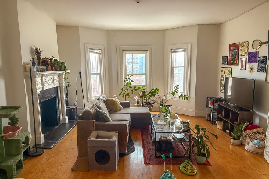 1301 St Paul St, Baltimore, MD à vendre - Photo du bâtiment - Image 3 de 14