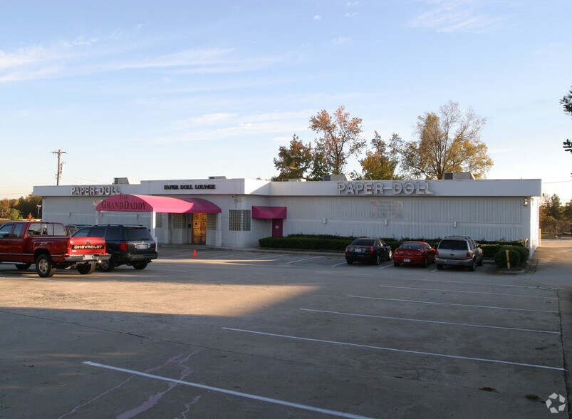 3221 Wilkinson Blvd, Charlotte, NC à vendre - Photo du bâtiment - Image 2 de 3