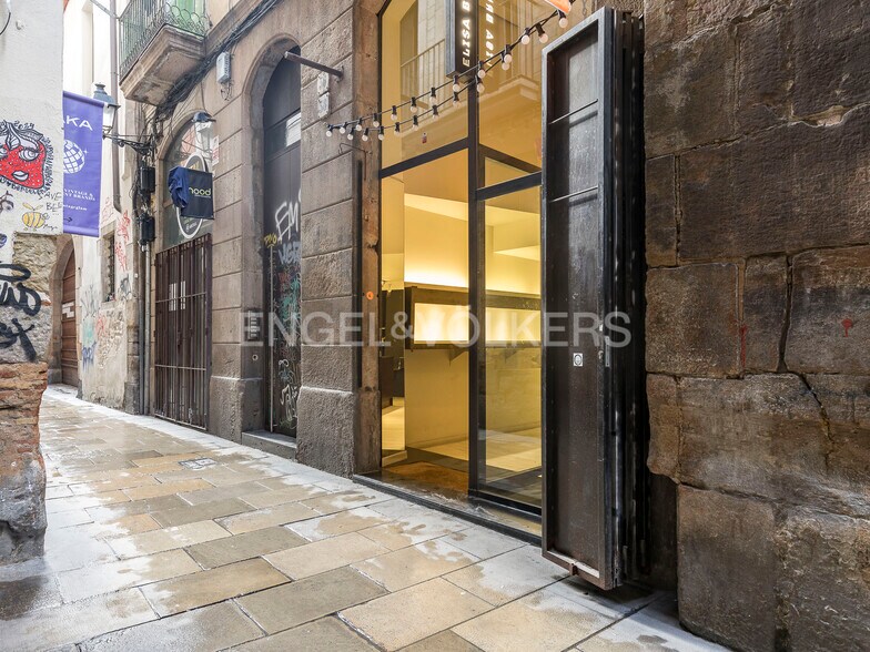 Commerce de détail dans Barcelone, Barcelona à louer - Photo du bâtiment - Image 3 de 7