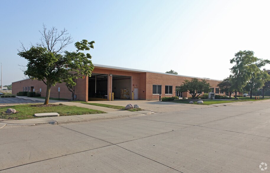 2942 MacArthur Blvd, Northbrook, IL à louer - Photo du bâtiment - Image 3 de 3