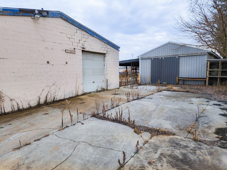 4916 S Cedar St, Lansing, MI for lease - Building Photo - Image 2 of 3