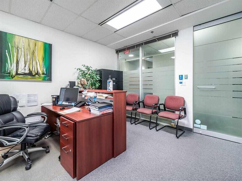 938 Howe St, Vancouver, BC à louer - Photo du bâtiment - Image 3 de 7