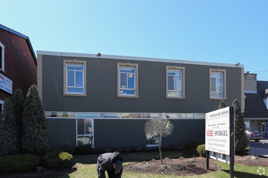 187 King St E, Oshawa, ON à vendre - Photo du bâtiment - Image 2 de 4