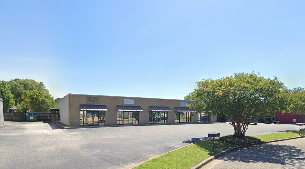 698-702 Commerce Ct, Prattville, AL for lease - Building Photo - Image 2 of 4