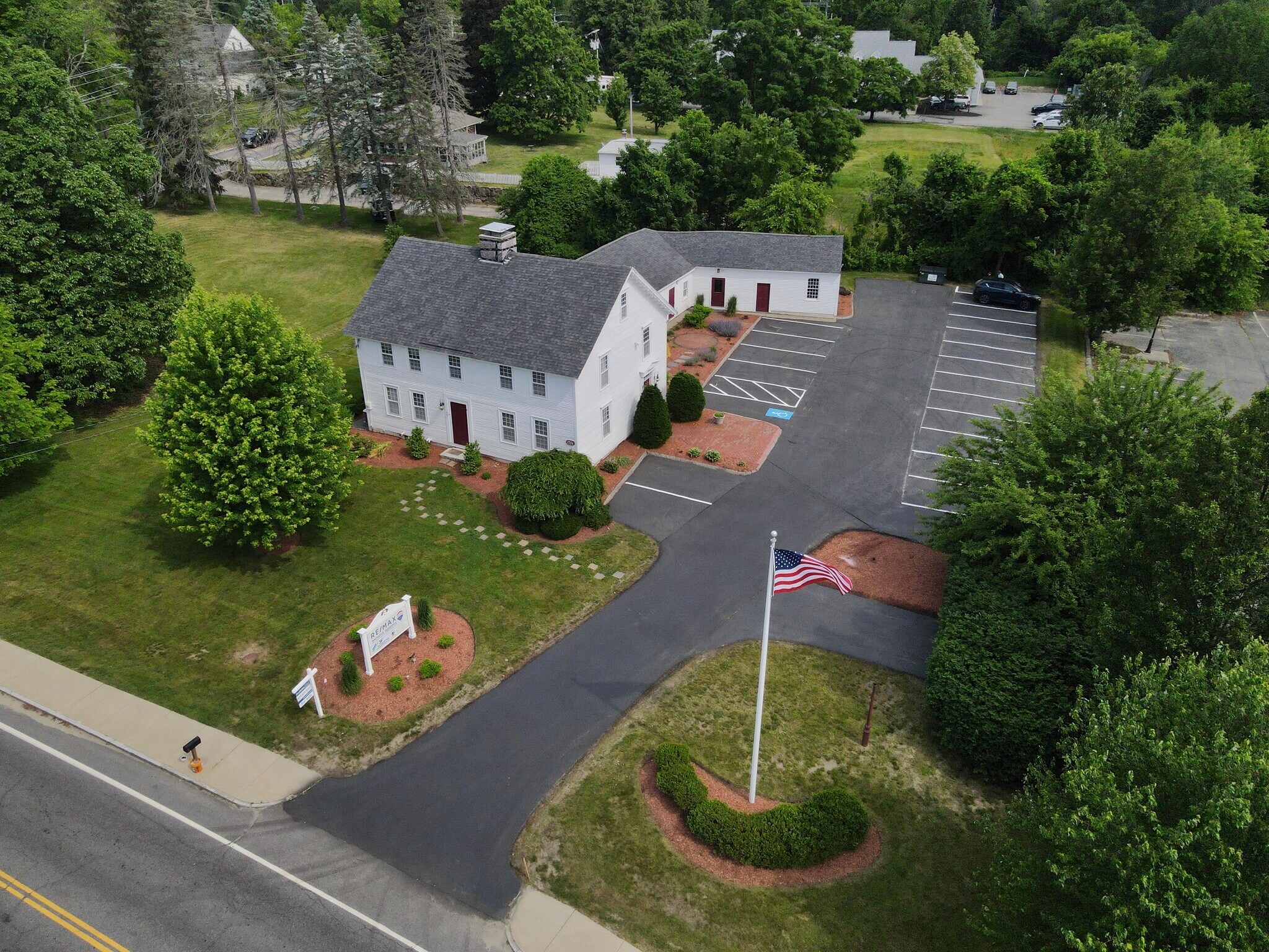 2 Ash St, Hollis, NH à vendre Photo du bâtiment- Image 1 de 21