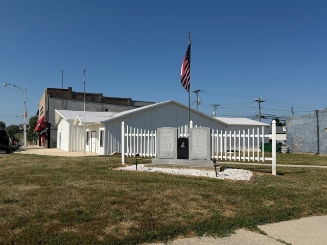 103 Washington St, Frankton, IN à vendre - Photo du bâtiment - Image 2 de 13