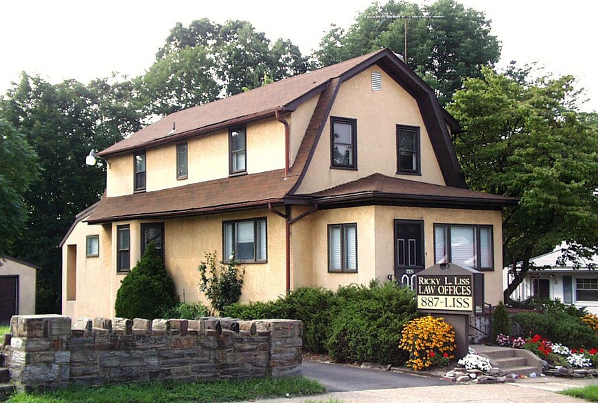 1642 Old York Rd, Abington, PA à vendre - Photo principale - Image 1 de 3